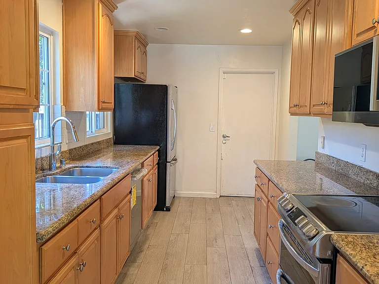 248 Kellogg Way — Photo 11