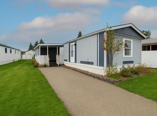 43 Parkside Dr, Red Deer, AB T4P1K1