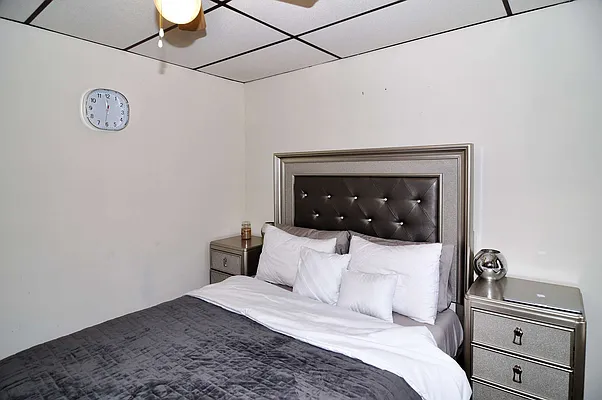 Sold by CENTURY 21 Sunny Gardens Realty, Inc. | media 29