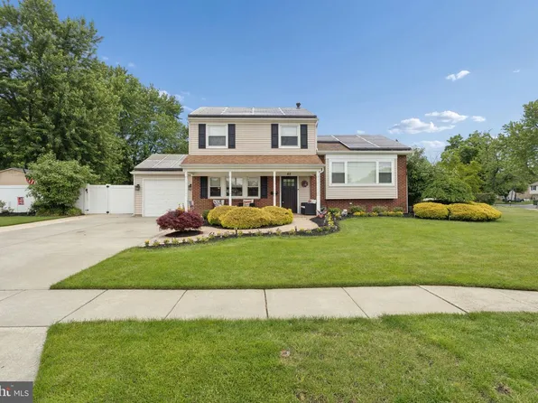 65 Caldwell Ave, Marlton, NJ 08053