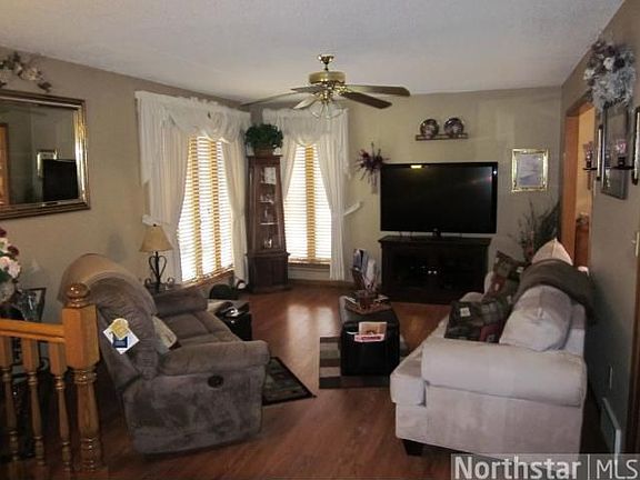 5th image of 98 N Circle Dr