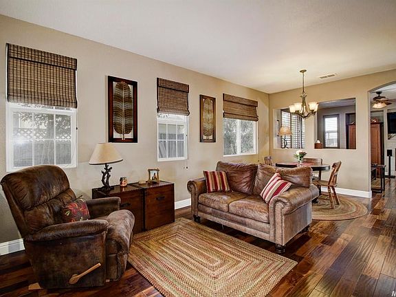 4th image of 2424 Caravaggio Dr