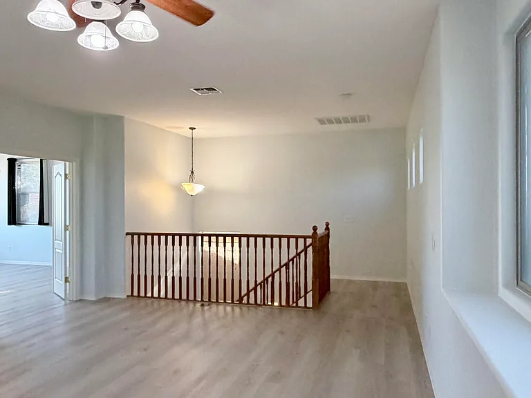 1289 E Iris Dr — Photo 18