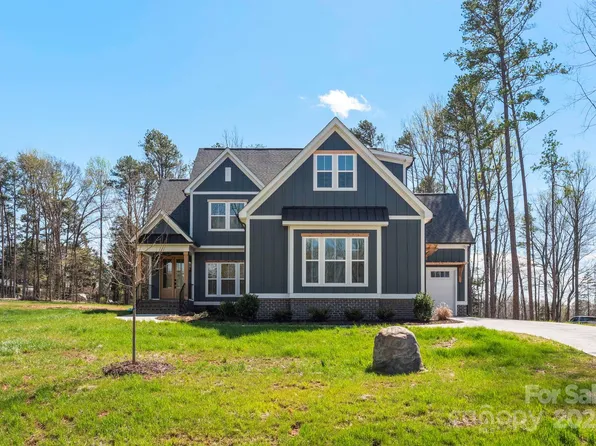 605 Arrow Point Ln, Davidson, NC 28036