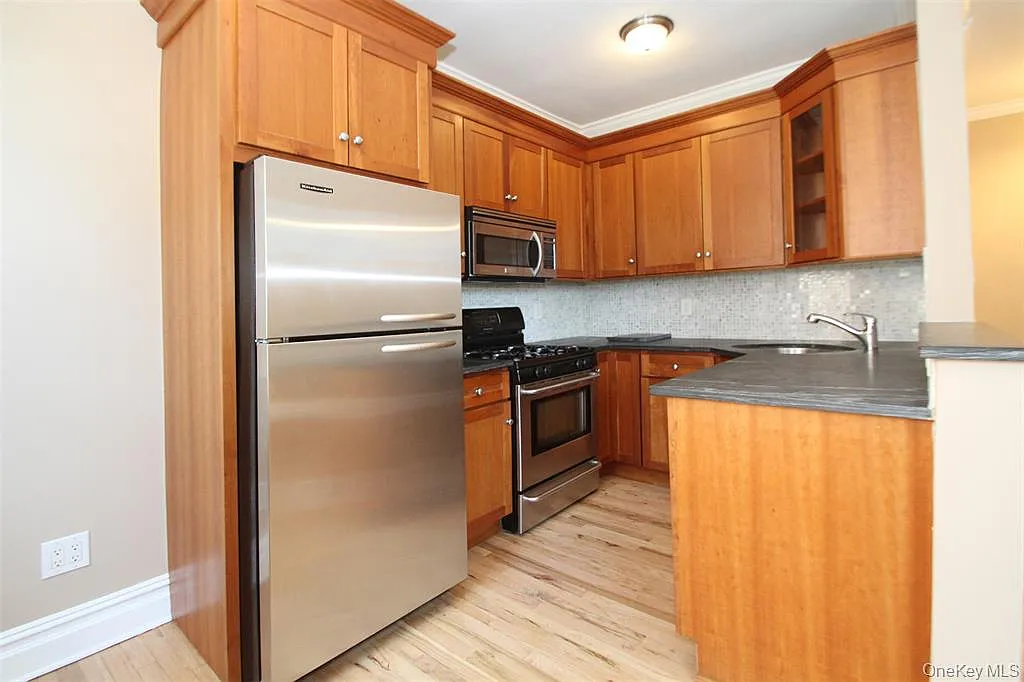 1 bed, 600 sqft, $3,400 — Photo 3