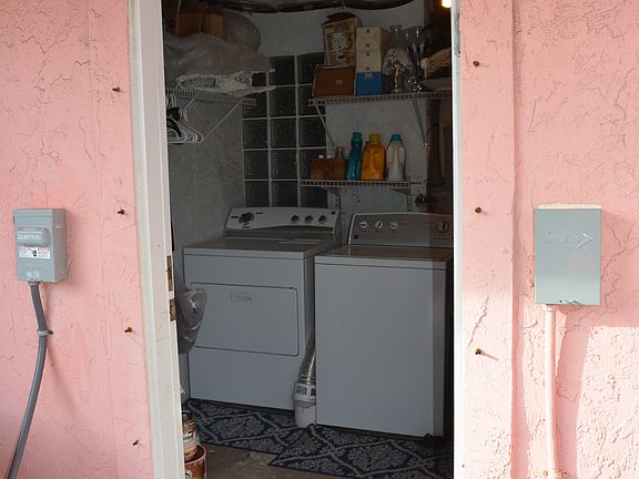 3rd image of 38 Douglas Dr