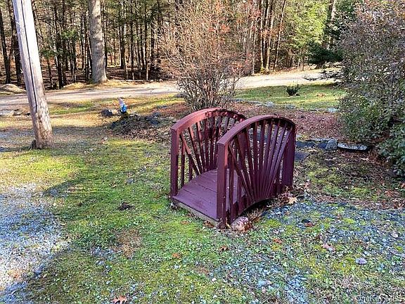3rd image of 24 Len Stephenson Dr