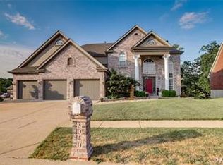 3040 Strawberry Ridge Dr, Arnold, MO 63010
