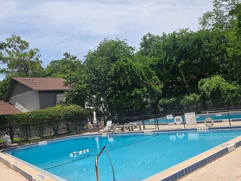 4503 NW 41st Pl — Photo 36
