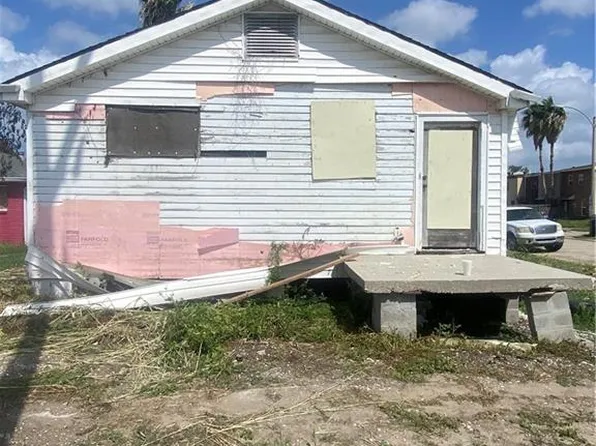 5927 Selma St, New Orleans, LA 70126