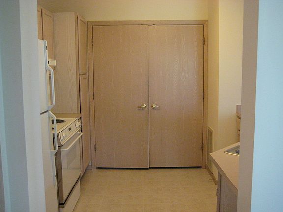 Washer and dryer hookups with 5 foot shelves