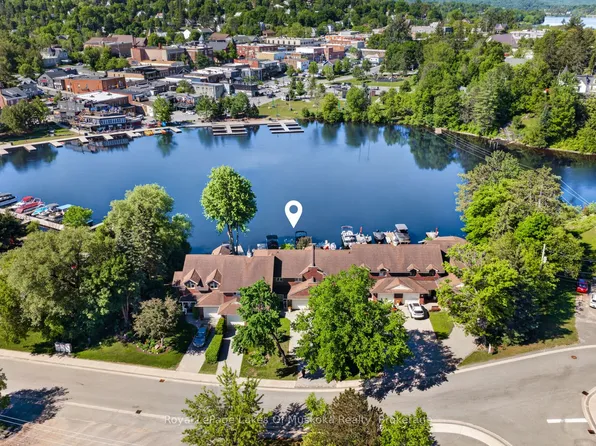 19 John St, Huntsville, ON P1H 1H2