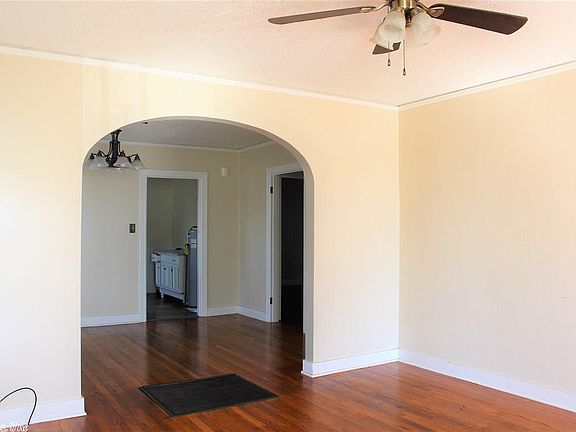 4th image of 810 Garland Ave