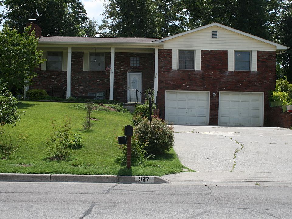 Gorgeous larger split foyer
