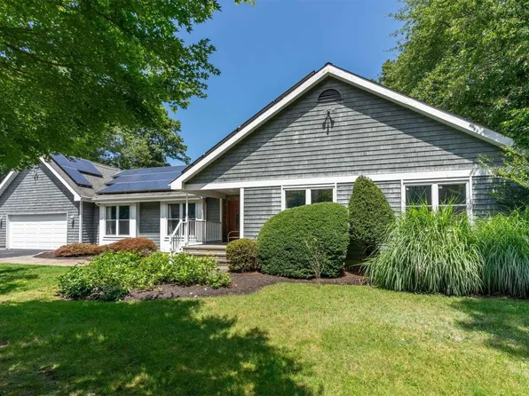 4 Hunter Lane, Nesconset, NY 11767