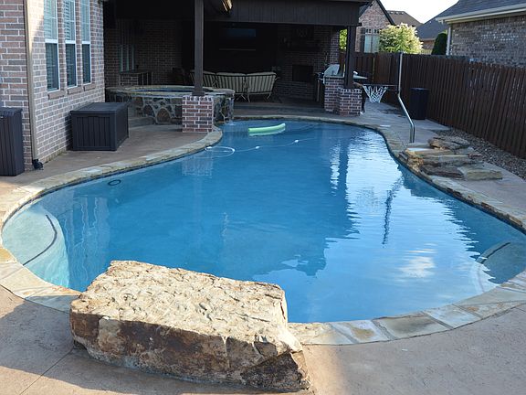 3rd image of 6103 W Valley Forge Dr