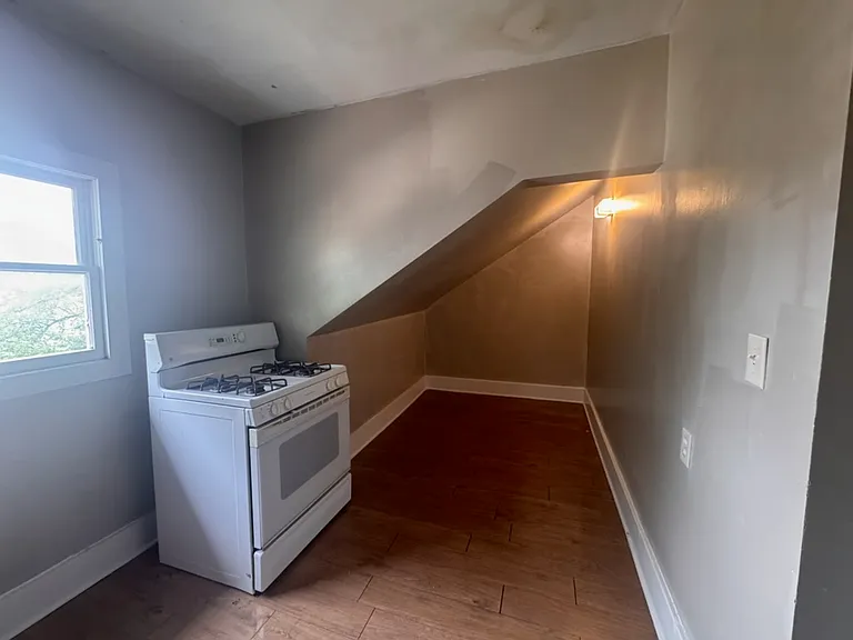 105 Dickinson St SW #2 — Photo 18