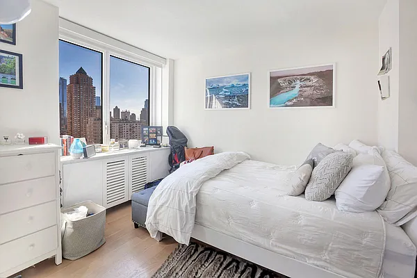 Rented by NY NY Condo, Inc | media 14