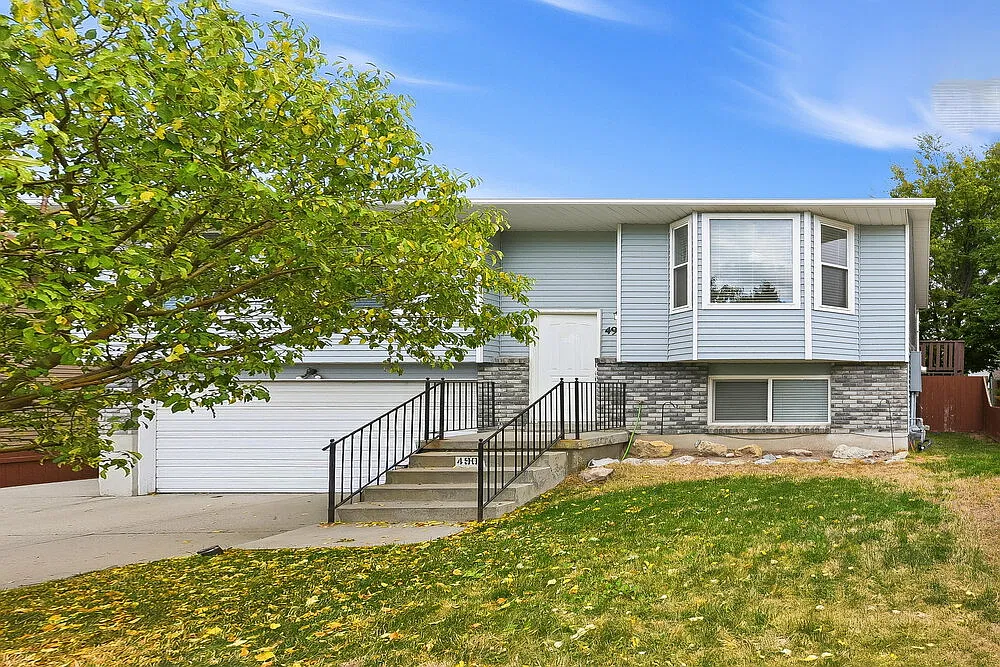 3 bed, 2.0 bath, 1507 sqft, $2,380 — Photo 1