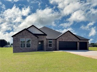 2916 Hattie Ln, Lowell, AR 72745
