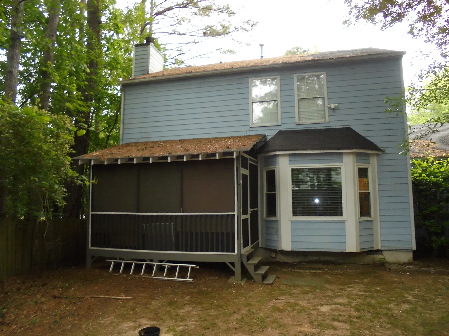 4 bed, 2.5 bath, 1956 sqft, $2,390 — Photo 2