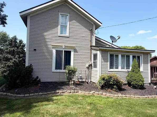 1988 N Queen Rd, Walkerton, IN 46574