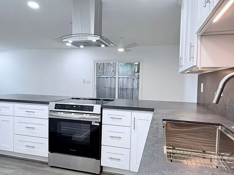 481 Carillo Ct — Photo 16