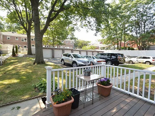 Sold by Prime Realty | media 39