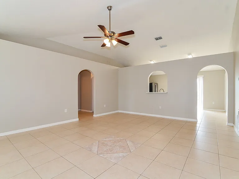 64 Bolton Ct — Photo 4