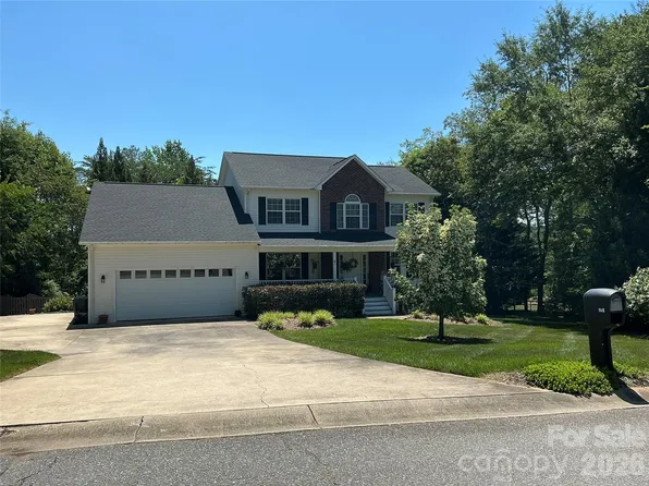 108 Clearwater Dr, Morganton, NC 28655