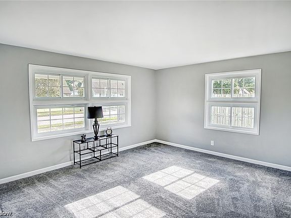 4th image of 1109 Highland Ave