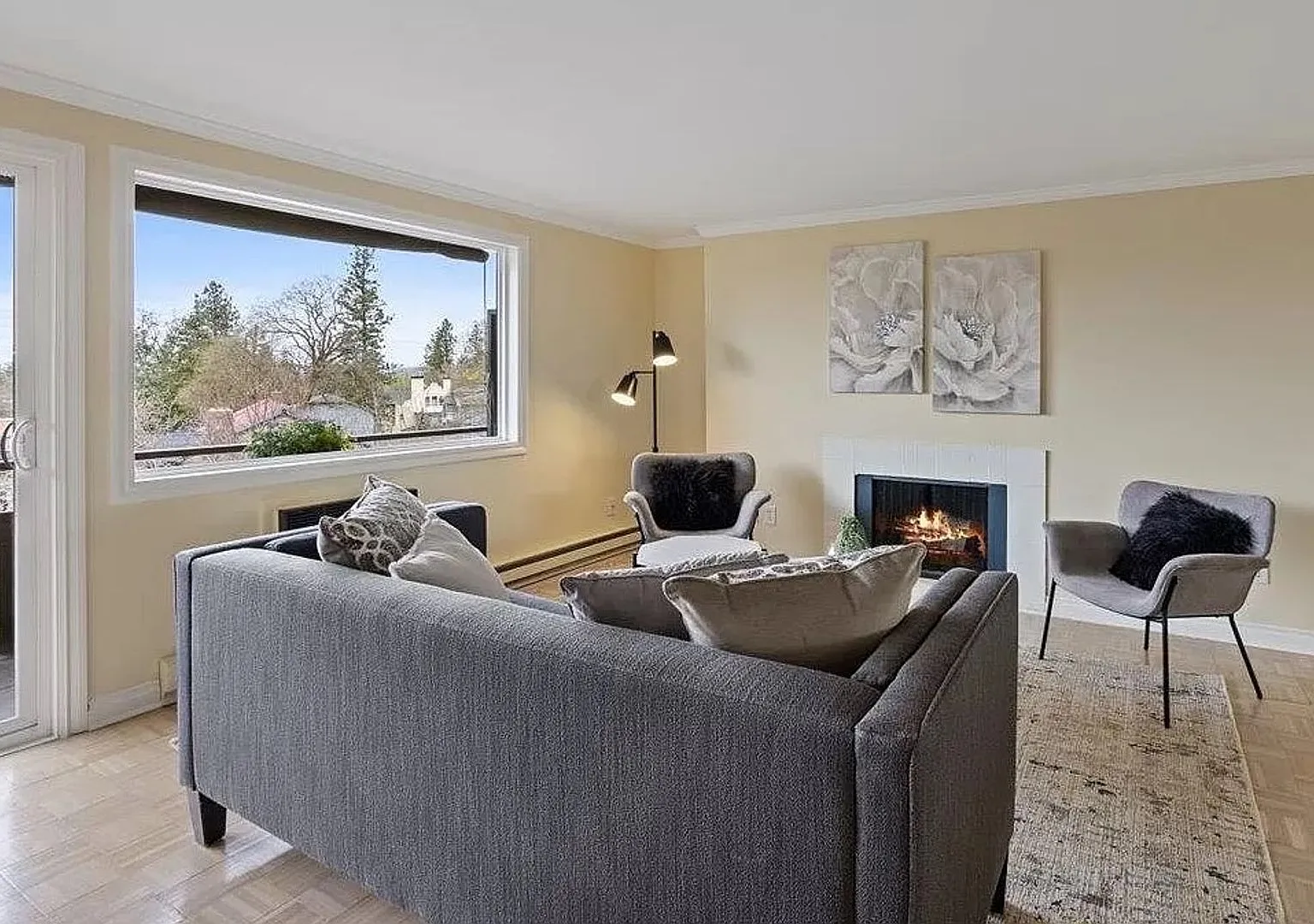 Luxurious 2 Bed, 1.5 Bath Condo with a View! — Photo 3