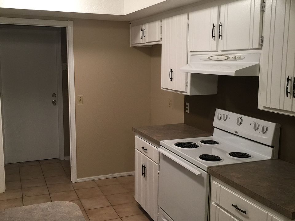 1st image of 10216 Exter Ave
