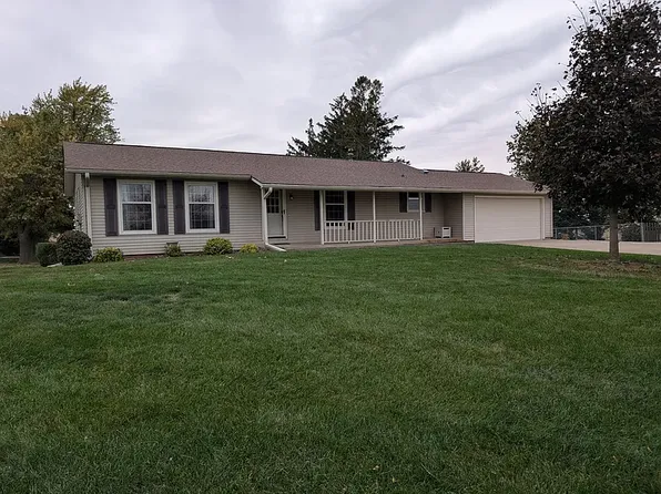 7317 Selzer Rd, Fairfax, IA 52228