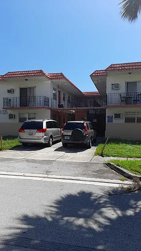 16185 NE 19th Pl Photo 1