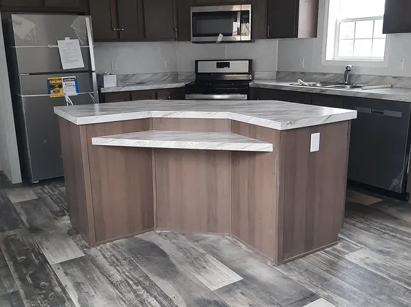 104 Clairmont Dr, Altoona, PA 16601