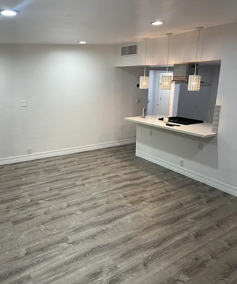 4238 N 45th Pl — Photo 7