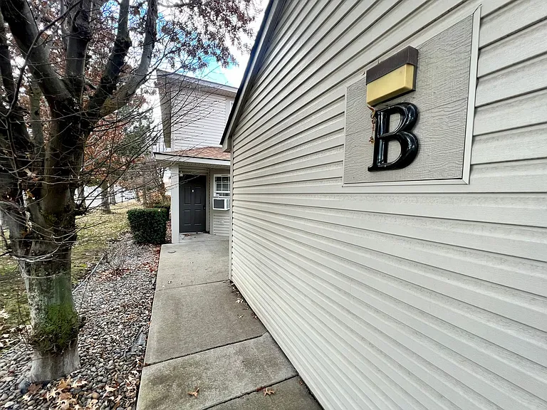 209 E 18th Ave #B28 — Photo 18