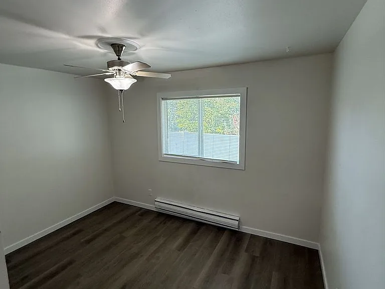 1710 La Crescent St — Photo 5
