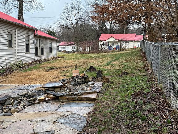 3rd image of 128 Cherry Rd