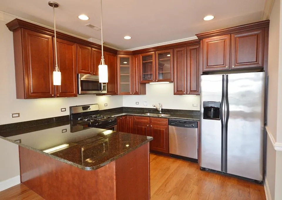 3355 N Clark St #2N