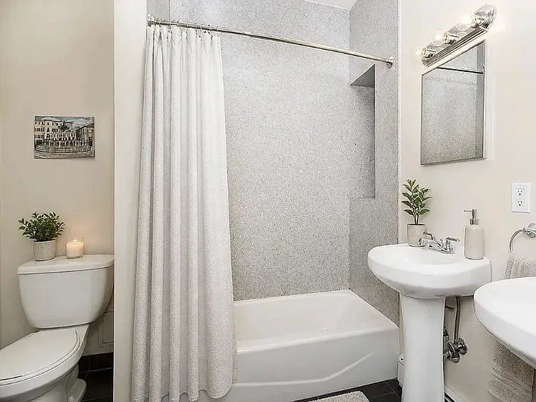 117 Varick St #4F — Photo 8