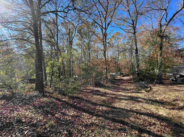 236 Robinwood Cir, Starr, SC 29684