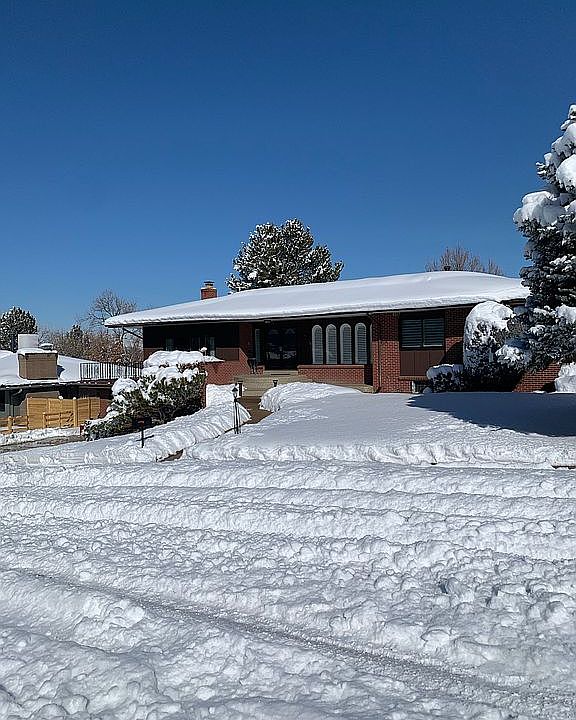 2nd image of 2421 W Rowland Ave
