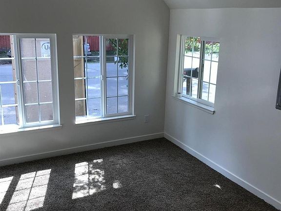 3rd image of 1097 Sonora Ave