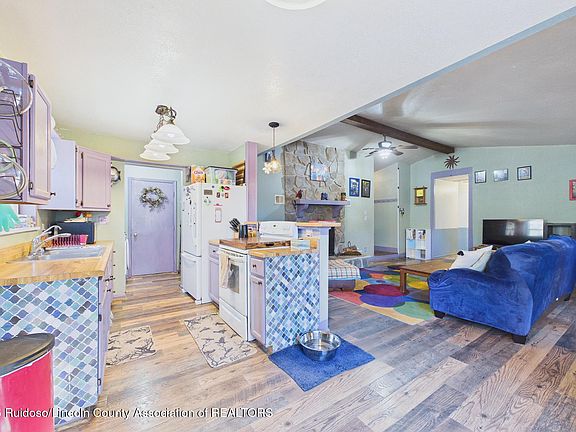 3rd image of 313 Mockingbird Ln