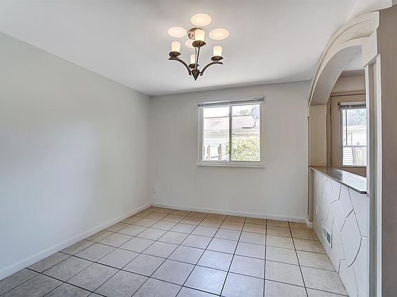 5th image of 1646 Longbow Ln