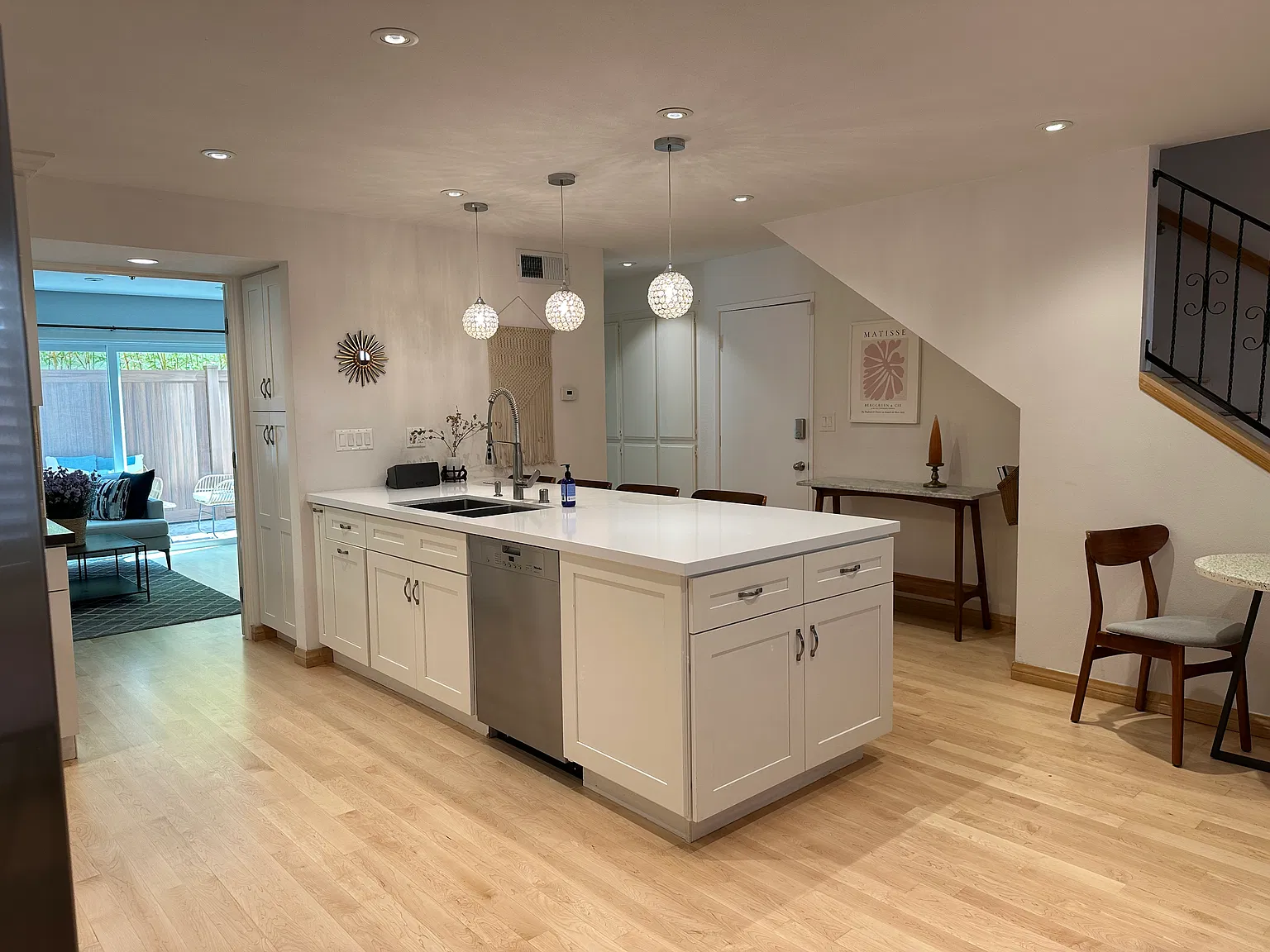3 bed, 1656 sqft, $7,260 — Photo 1