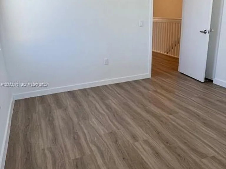 152 NW 10th Pl #152-D — Photo 6