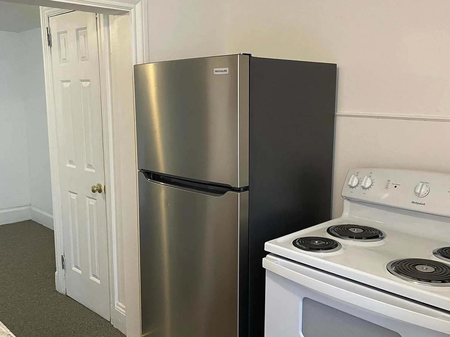 2 bed, 950 sqft, $1,200 — Photo 1